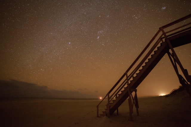 The milky way over the beach, waiting for the sunrise.